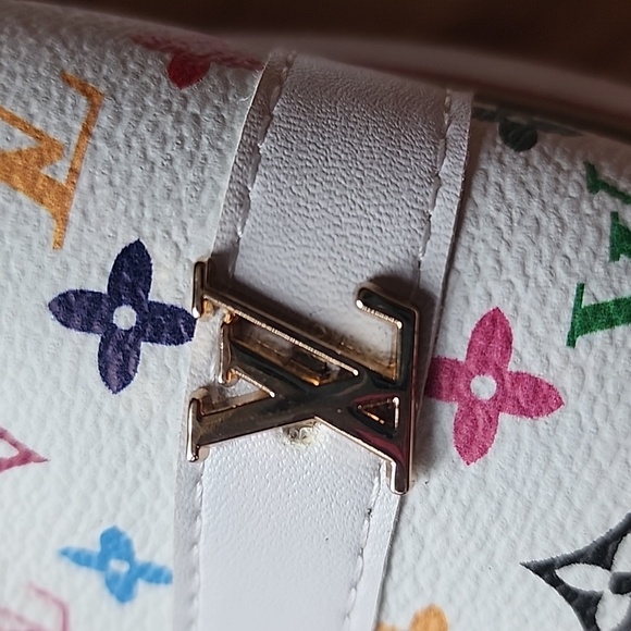 White/ multi color slides - Picture 4 of 11